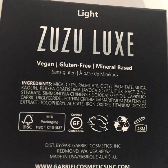 ZUZU LUXE Mosaic Illuminator & Kabuki Powder Brush - Picture 2 of 2